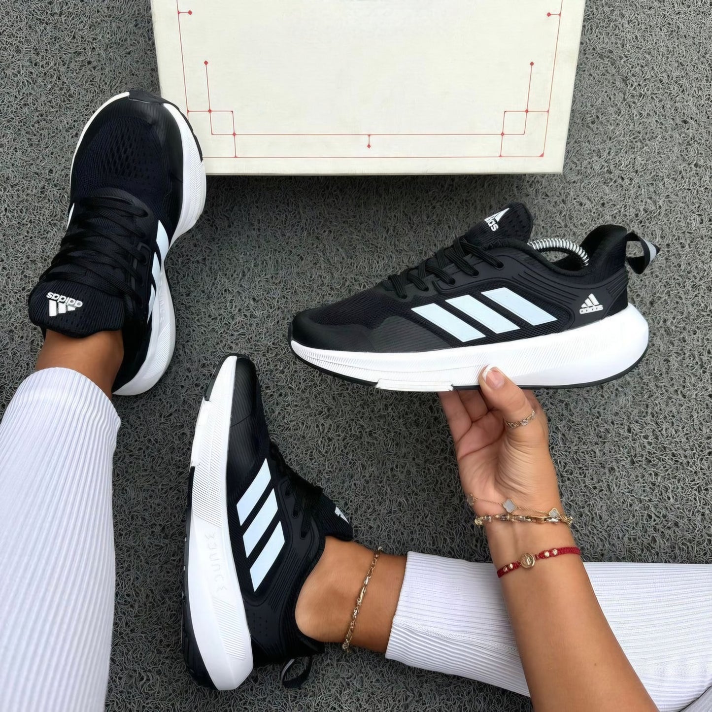 ADIDAS EQ21 RUN DAMA