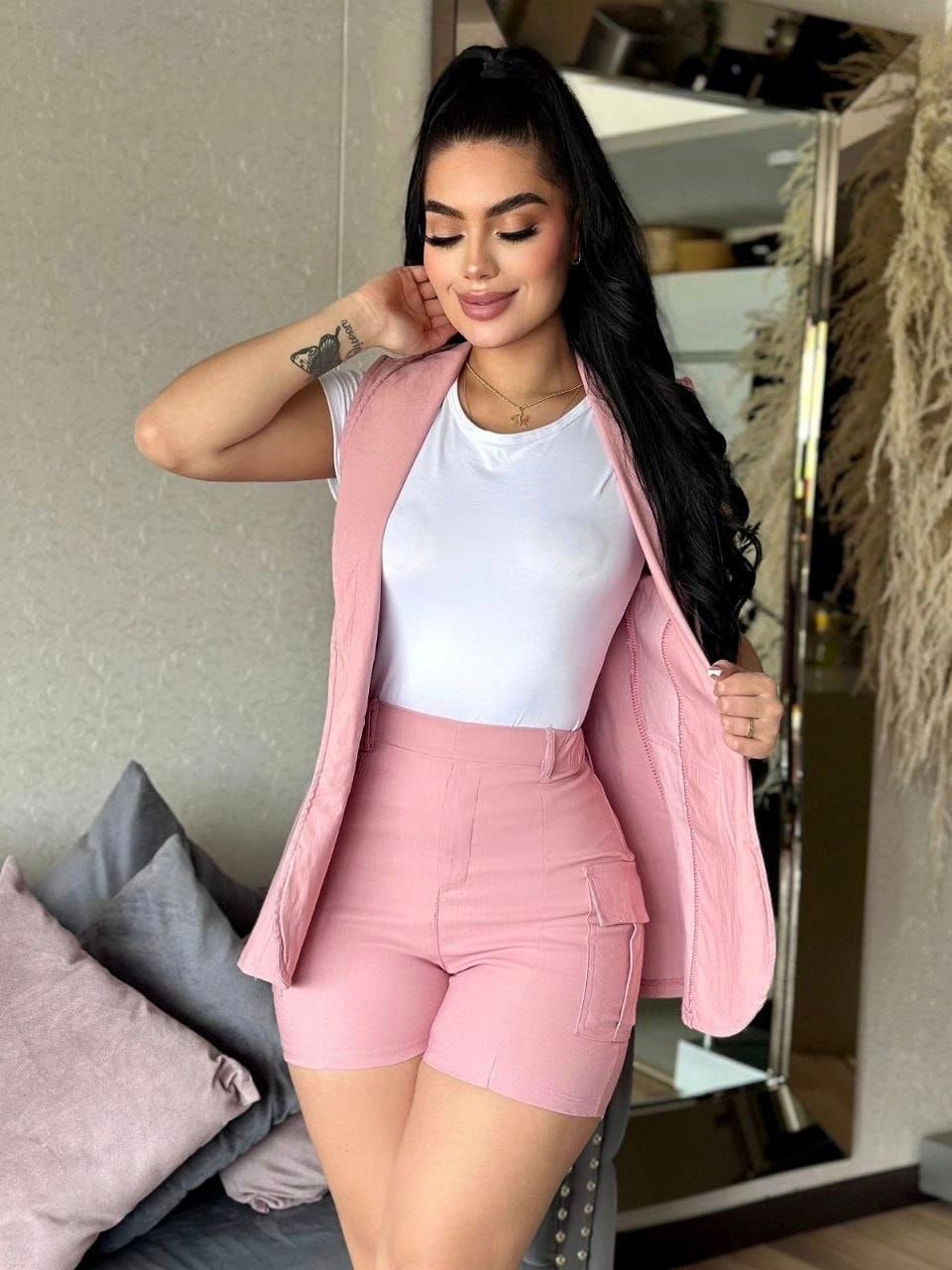 Short Camiseta y Chaleco Largo