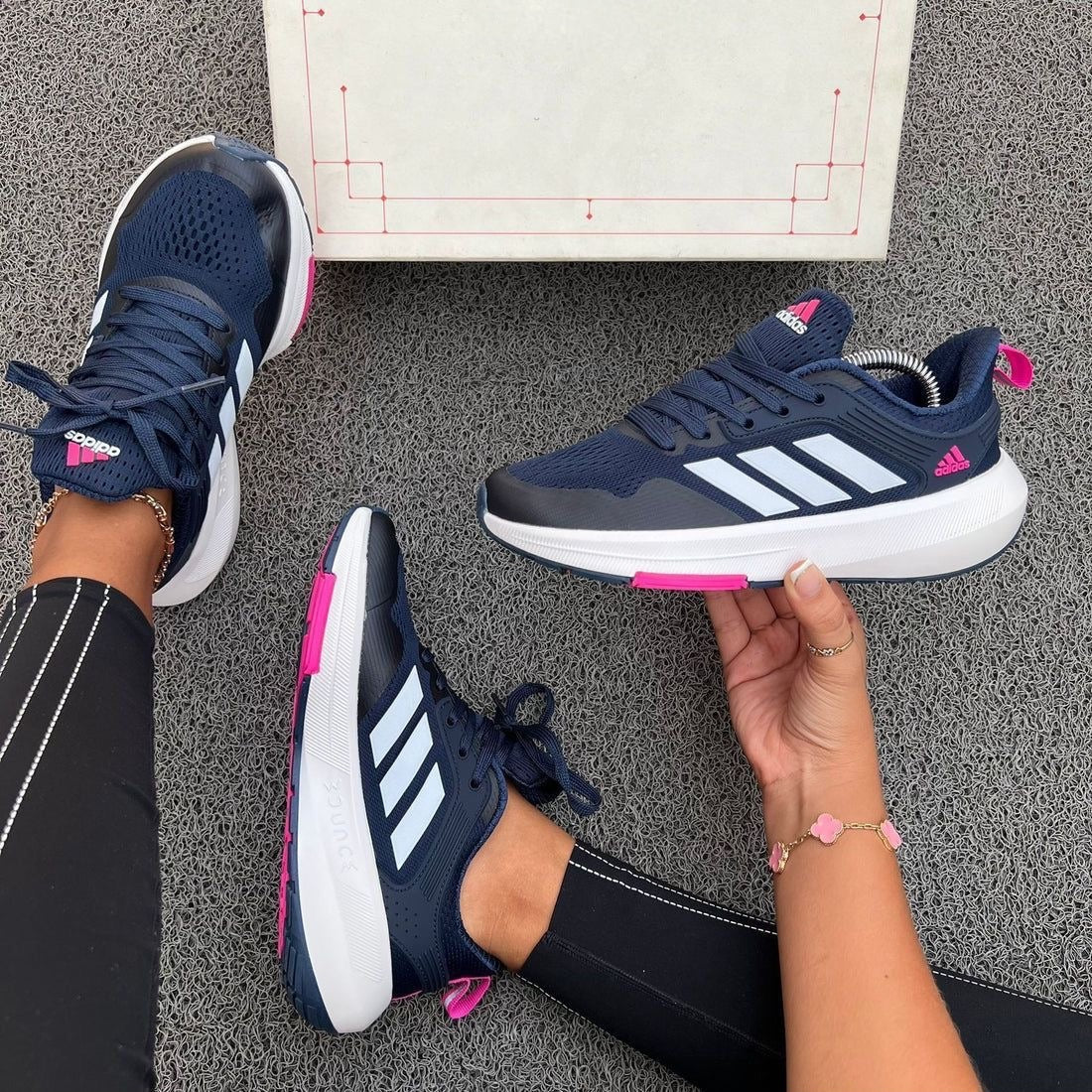 ADIDAS EQ21 RUN DAMA